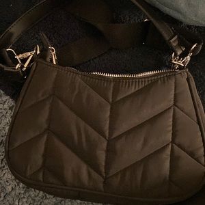 Cute shoulder bag that has a strap to extend